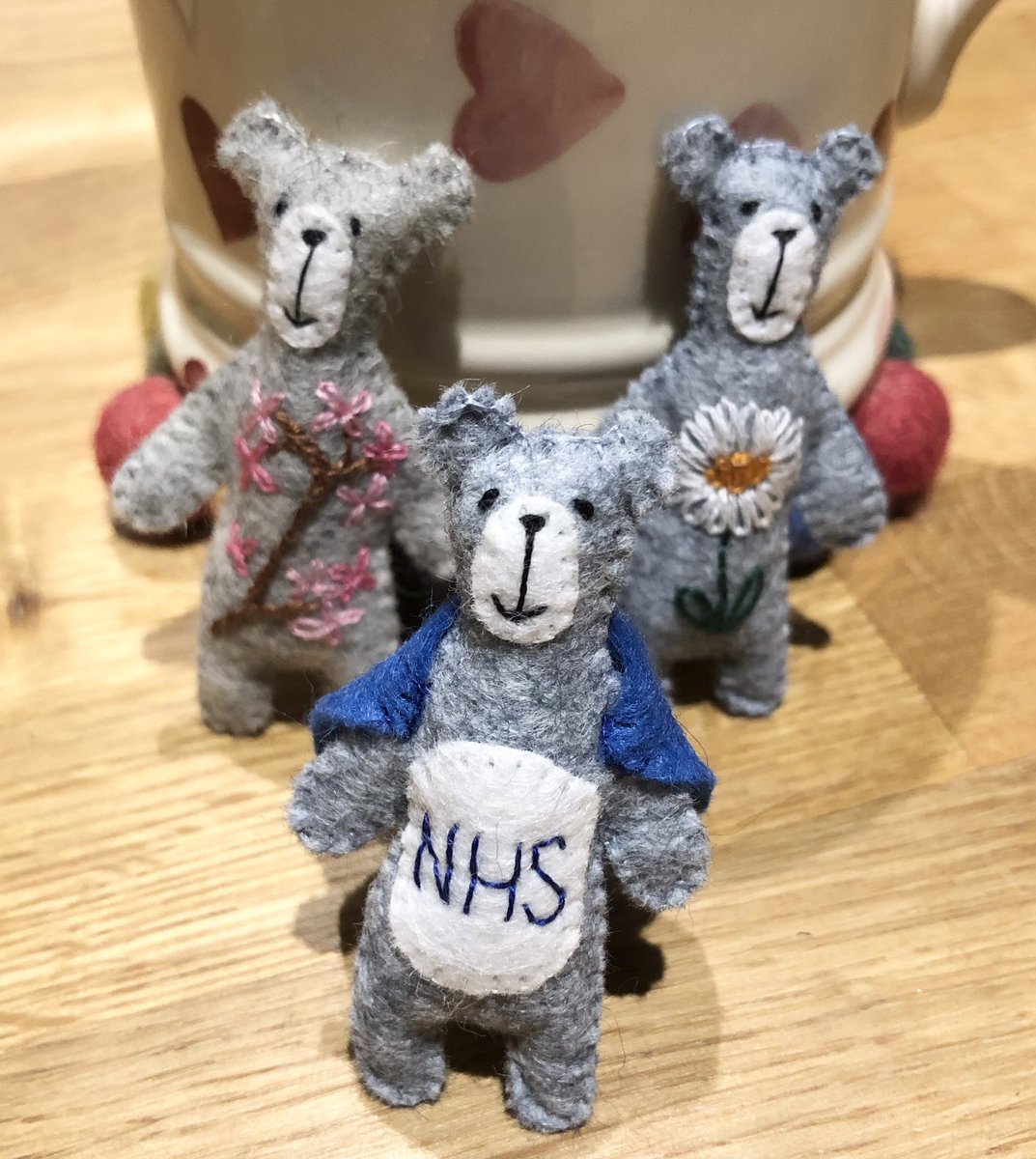 HeartFeltJudy's tweet image. New #pocketbear crew now available on my #etsyshop #pockethug #bears #minibears #bears #blossom #sakura #bear #nhsbear #nhs #thankyounhs #daisybear #daisy #smallgift #etsyseller 😊💖🐻