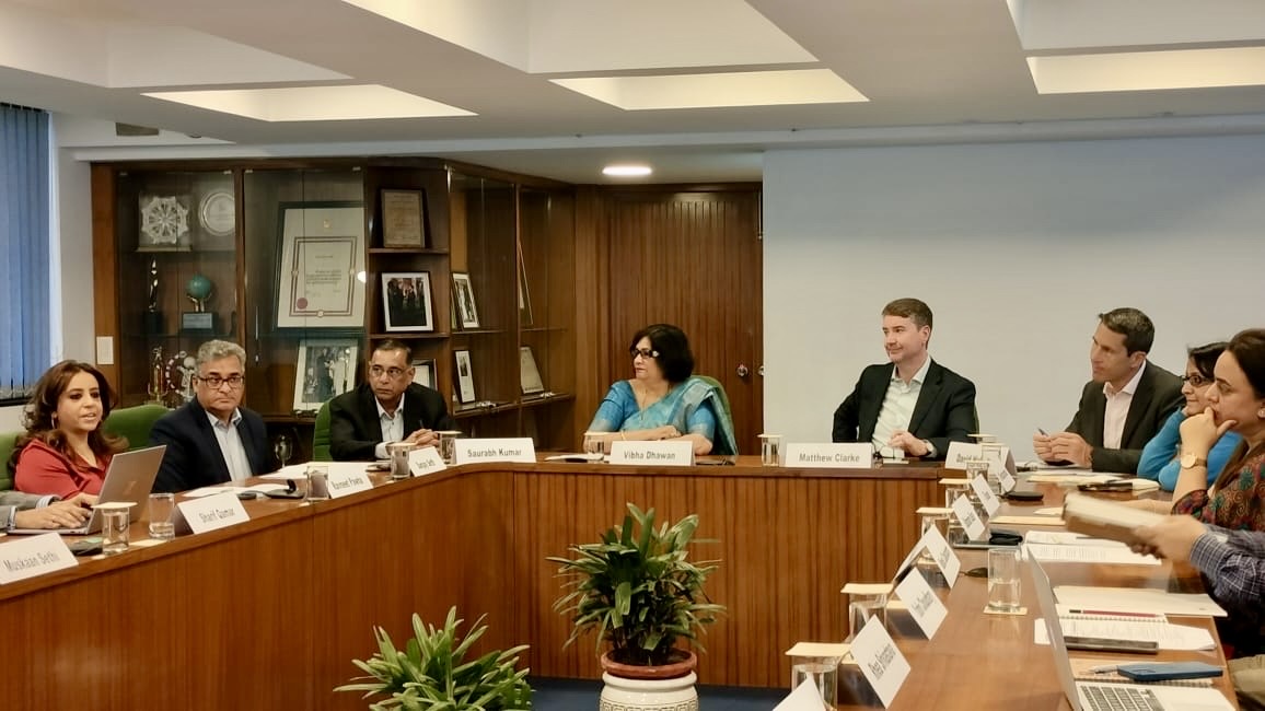 Yesterday, <a href="/Deakin/">Deakin University</a> joined hands with <a href="/teriin/">TERI</a> for an imperative #roundtable on 'Reducing Carbon Footprint &amp; Developing Climate Resilient Infrastructure'. 🌱🌏