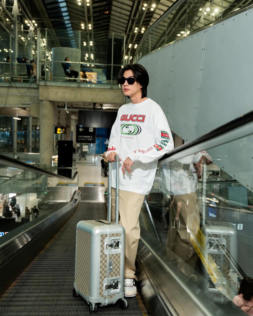 วันนี้เวลาประมาณ 18.30 น. ( 7.30 PM GMT+8) น้องกลัฟจะเดินทางไปร่วมงาน Grand​ Opening​ Gucci Store ที่ศูนย์การค้า The Exchange TRX กรุงกัวลาลัมเปอร์ ประเทศมาเลเซีย มาคอยติดตามและเป็นกำลังใจให้น้องกลัฟกันนะคะ💖

🗝️  GULF BA GUCCI IN MY
💬 # GucciTRXGulf
⌛️ เริ่มเทรนด์ 18.30 น.