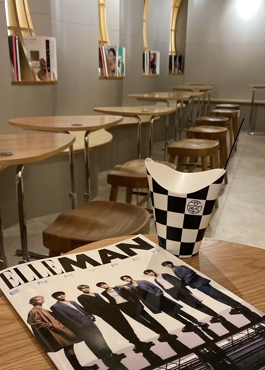 k_EN_K_'s tweet photo. 1人で休憩☕️
新大久保で貸切り😊
🎼.•*¨*•.¸¸♬🎶•*¨*•.¸¸♬•*¨*•.¸¸♪
#HoHeTo https://t.co/KSkyxRE4O8