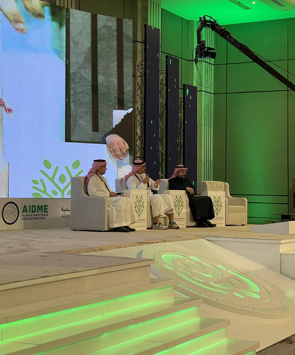 AcademicAlmoosa's tweet photo. @Malekalmousa @zainab_almoosa @Bo_mutair @Mohamme72157286 @mohamed_karouri @DrYasser1991 Panel discussion of the 1st session https://t.co/jIFXFxxnwx