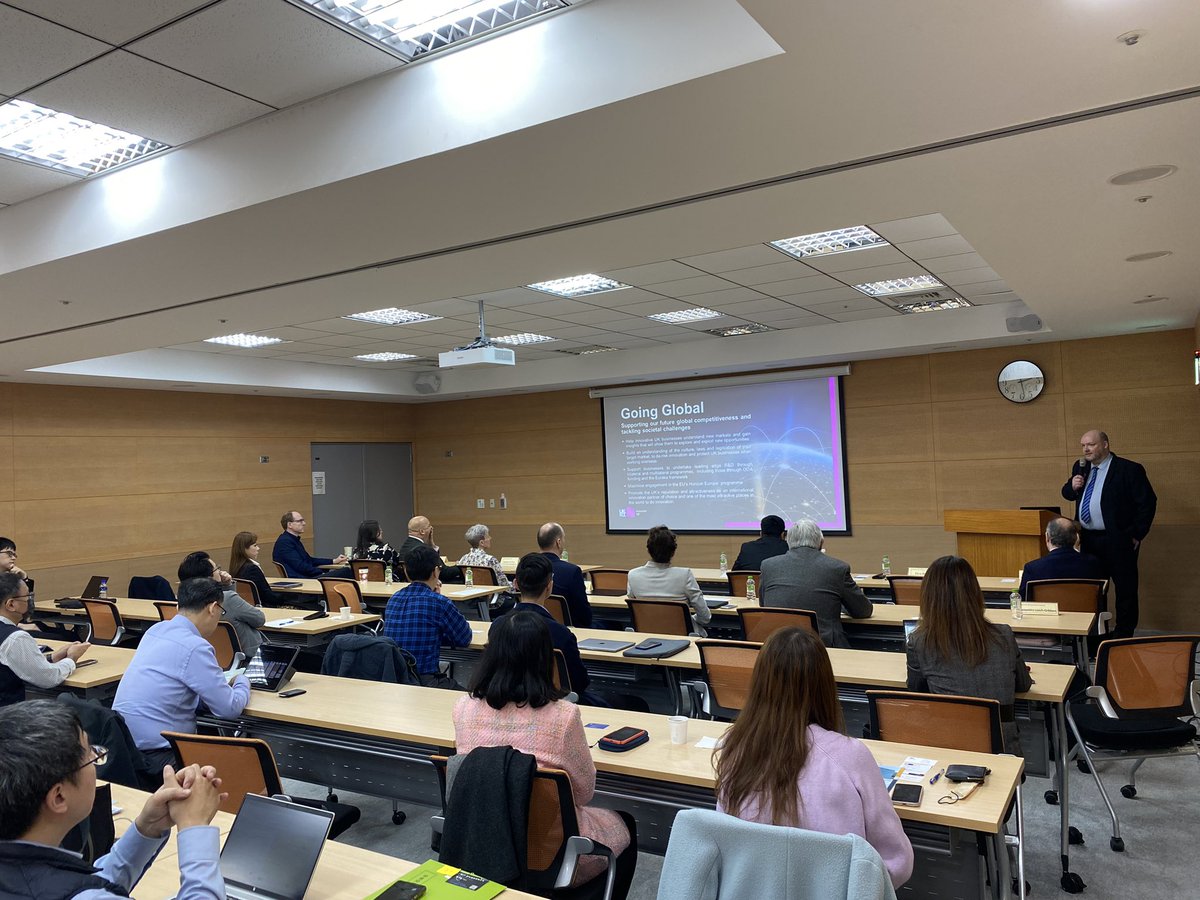 Ally_GEMs's tweet photo. The @innovateuk #TaiwanUKGEM is attending @UKinTaiwan #MedTechRoadshow at Taipei’s bioinnovation park. It is great to see such enthusiasm from the #healthtech sector in #Taiwan to further cross border #collaboration

#medtech #medtechinnovation #生物科技 #醫療創新 #TaiwanUKGEM https://t.co/KJYo5WvTCE