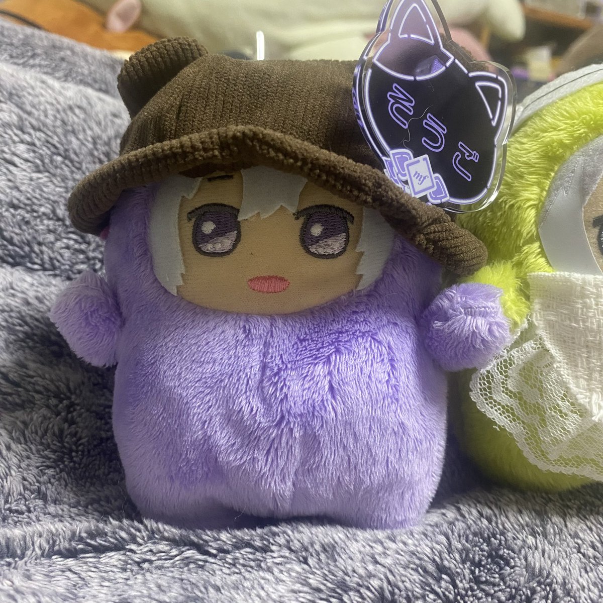 ちゃっかり日本に来て、ちゃっかりモン陸手に入れて、友だちと♪ﾀﾞﾗｯﾀﾗｯﾀ ﾀﾞｰｽしてんのおもろすぎる(可愛くなったうちの子見てください)
