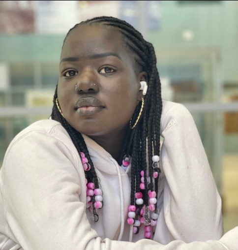 BaltCoPolice's tweet image. #CriticalMissing 15-year-old Ajullu Ojullu (5’4,170lbs). Last seen in the Dundalk area on 03/05/2024 at 7:30 a.m. wearing a pink zip-up coat and blue ripped jeans. Anyone with information is requested to call 911 or 410-307-2020. #BCoPD  #PLEASESHARE