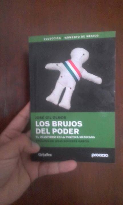 Como aporte a lo que describe el tuit con relación a 'Desaparecer por completo', échenle una leída a este libro.