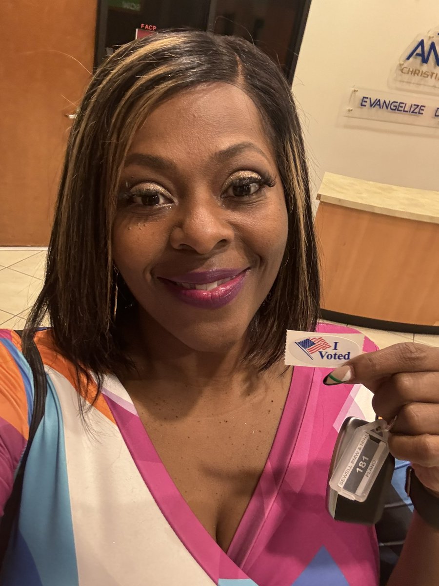 WilsonLashundra's tweet photo. Made it to the polls just in time to cast my ballot tonight! I count it a privilege any time I get to use my #TXTeacherVoice #vote #VotingMatters #powerinyourvote https://t.co/8Ac7fMa1Mi