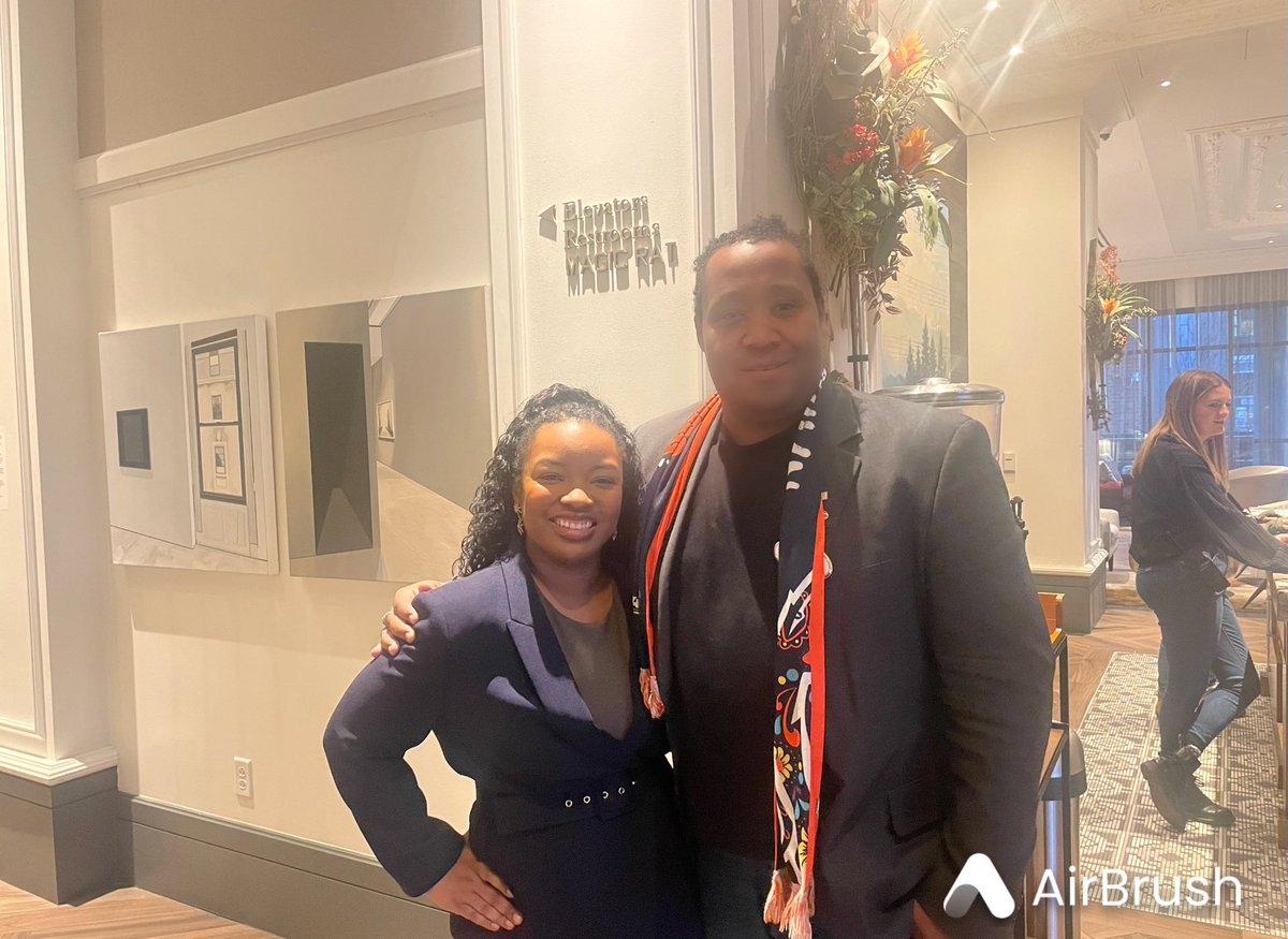 A pair of @HowardU alum working in the @NPR family reconnecting out here in the Rocky Mountains! @ayesharascoe always stands on business! Much love and respect to this sista! Honored to attend her #DemocracyDialogues panel discussion tonight. 💯