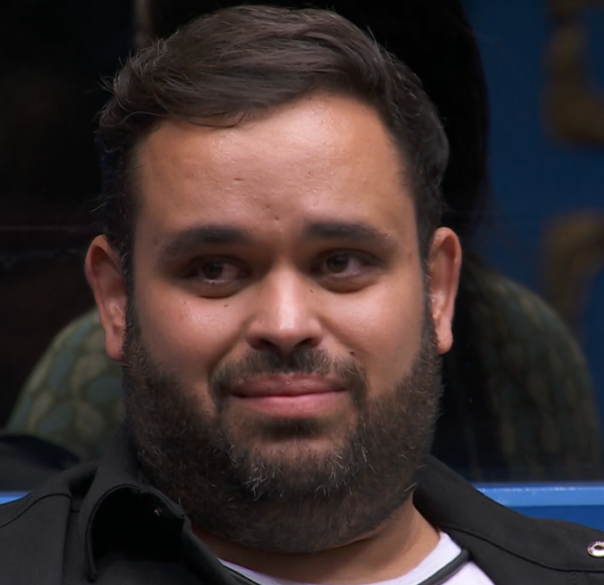 GH9HzfdXwAAqtG7?format=png&name=small