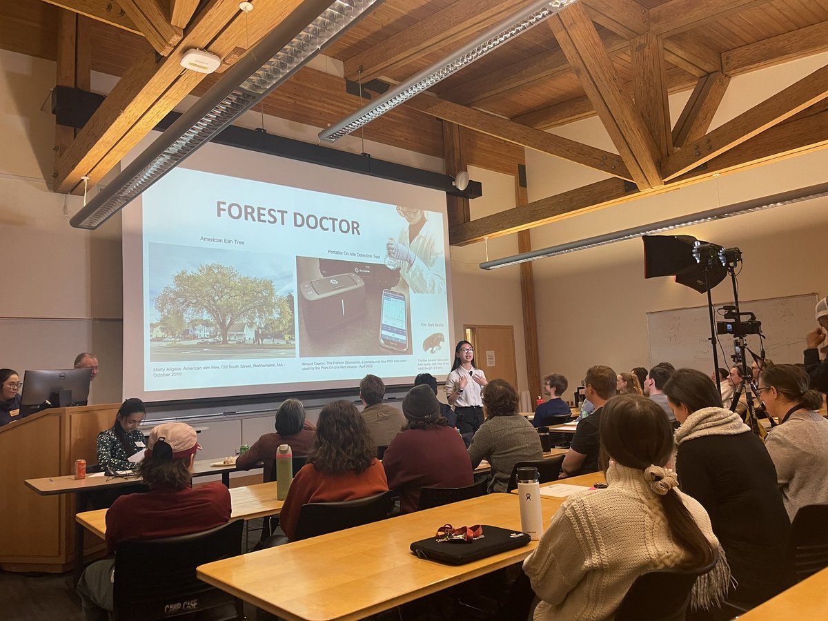 So proud of Alice Li #forestdoctor for winning second place in @ubcforestry 3 minute thesis #3mt competition, one of the most challenging public speaking gigs. Her enthusiasm for fighting tree disease pandemics was simply… contagious! @ubc @NSERC_CRSNG @GenomeBC @MitacsCanada