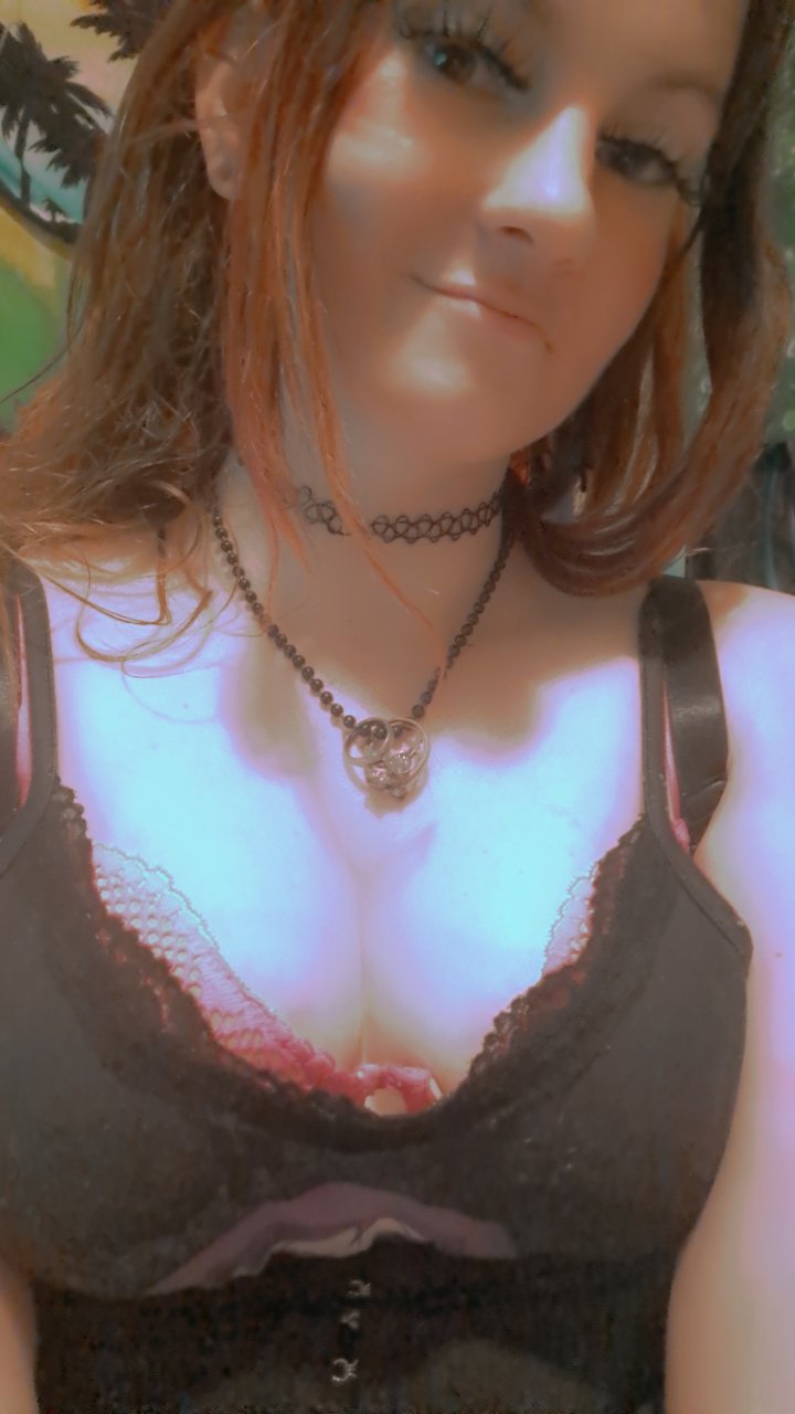 1 pic. Tonight's stream outfit!! https://t.co/fwJpcFpCj5
