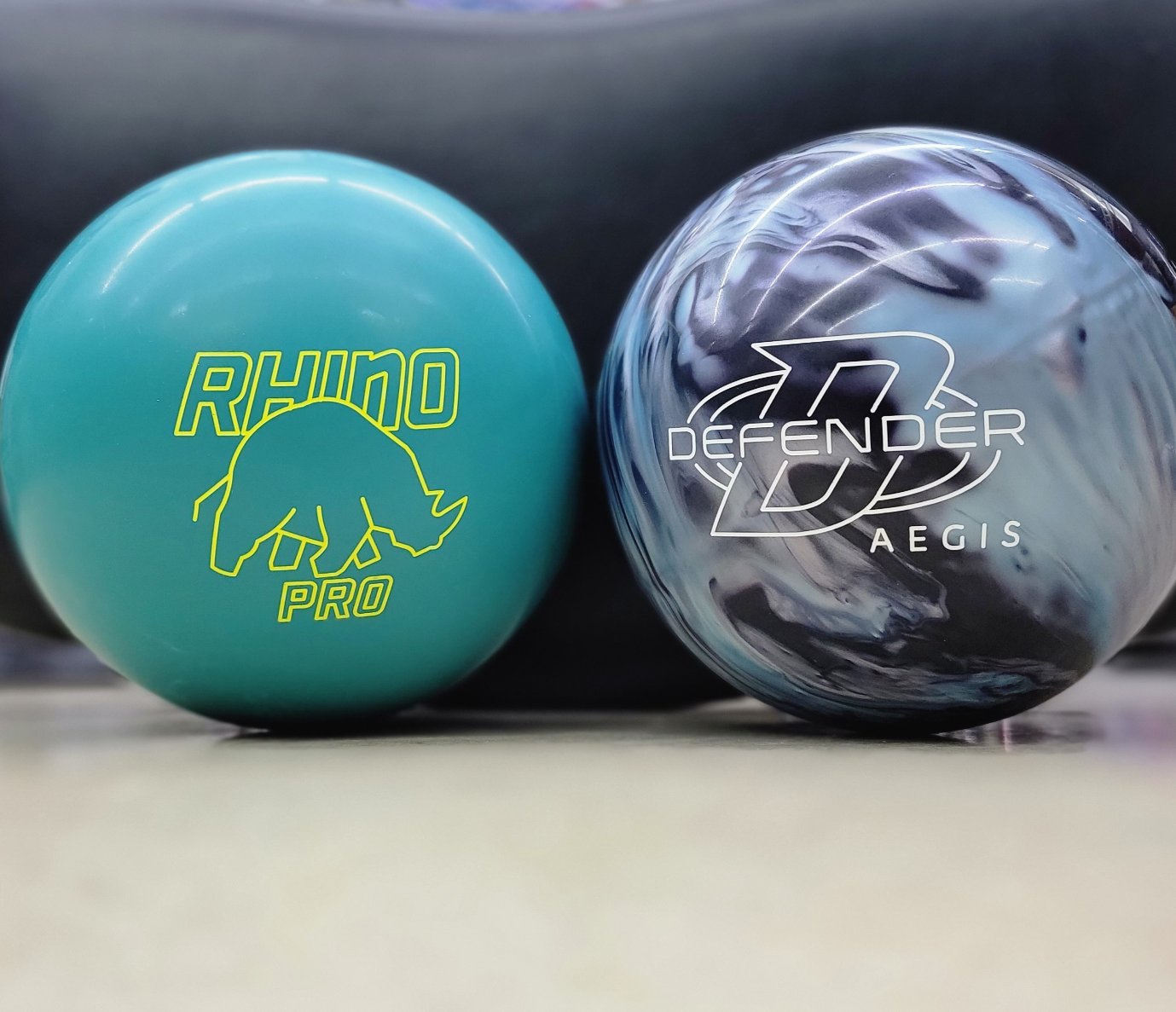 ボウリングボール，ディフェンダー ブランズウィック