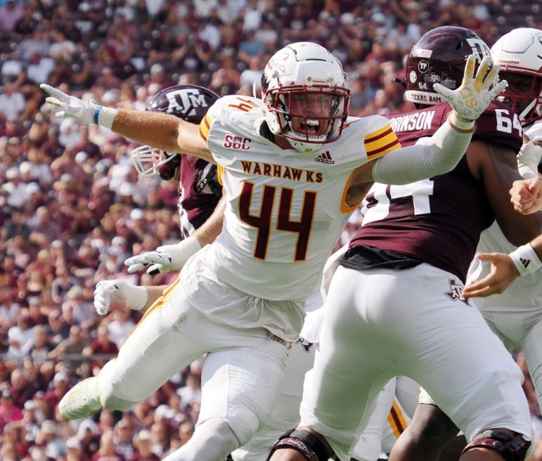 After a great call with @bradyvincent_ I have received a D1 offer from @ULM_FB. God is great! @DentonGuyer_FB @kylekeese @ReedHeim @coachwetzel_ @BGrayson3 @mike_gallegos16 @CoachJoseph979 @DFWPrideFB @TFloss32 @ChadSimmons_ @samspiegs @SWiltfong247 @RivalsFriedman