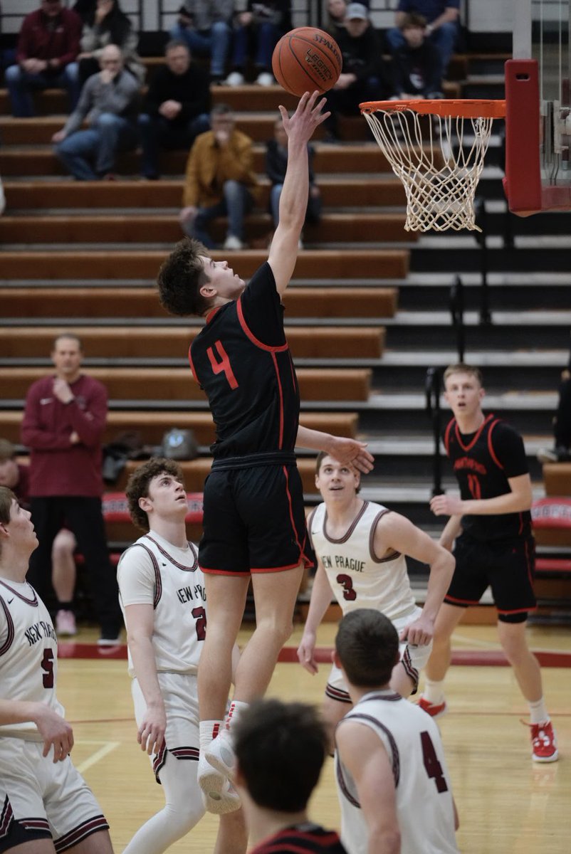 chronicleMN's tweet photo. Hot shooting by the Panther boys tonight as they roll past New Prague!  @LNHoopsOx @LNHS_Panthers https://t.co/5wpmBNykRI