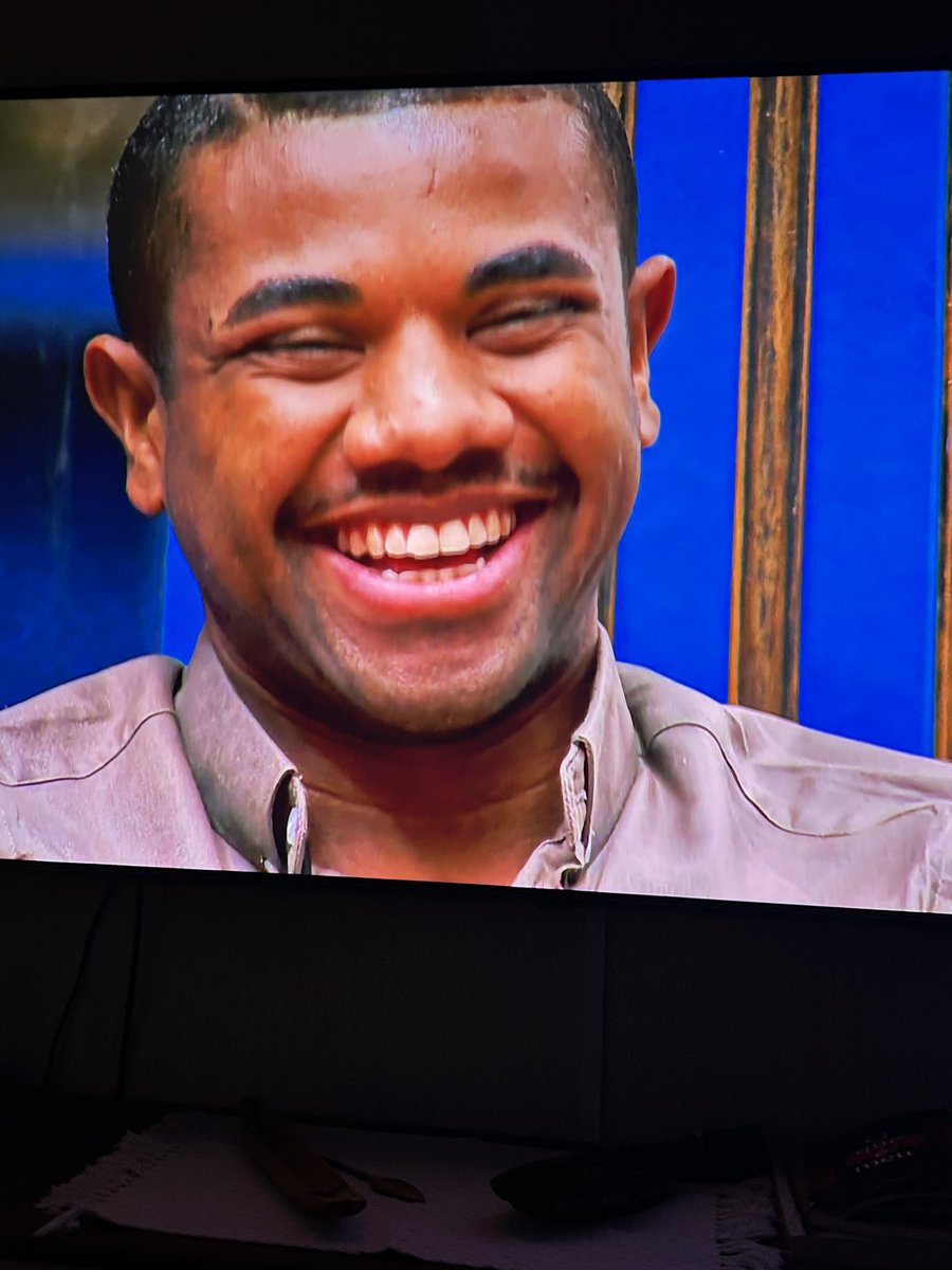 O sorriso dele poucas pessoas reparam.