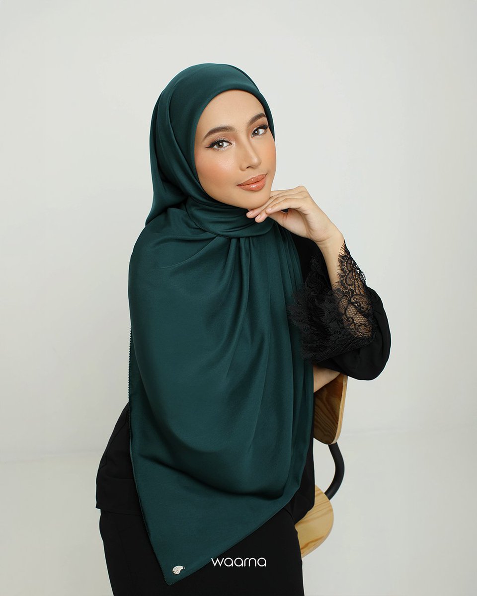 WaarnaOfficial's tweet photo. Look effortlessly luxe this Raya in Waarna's Premium Matte Satin Silk!

It's only RM39! 🥰 Shop now 👇
https://t.co/TeOLGs5I0h https://t.co/28upJCBtU8