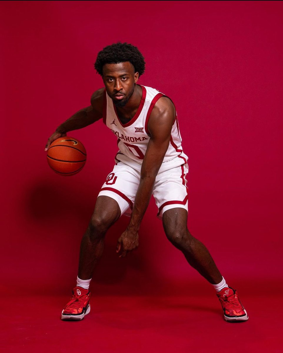 #Sooners guard Le’Tre Darthard tonight: 

- 18 PTS (Game high) 
- 41 MIN (Game high) 
- 3 REBS
- 2-4 3PT
- 12-14 FT

What a performance on senior night.