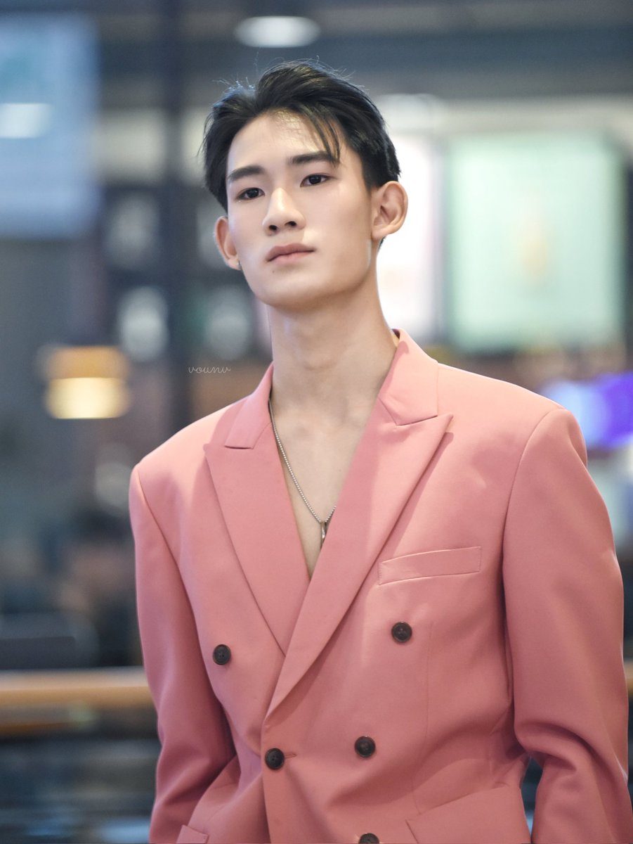 Vee / 위 / ヴィー/วี/Wee tweet media