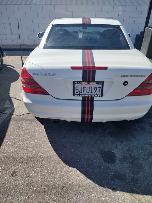 I added some flare to the car yesterday. Carbon fiber and red racing stripe. 📷 https://t.co/oeyL0vLP