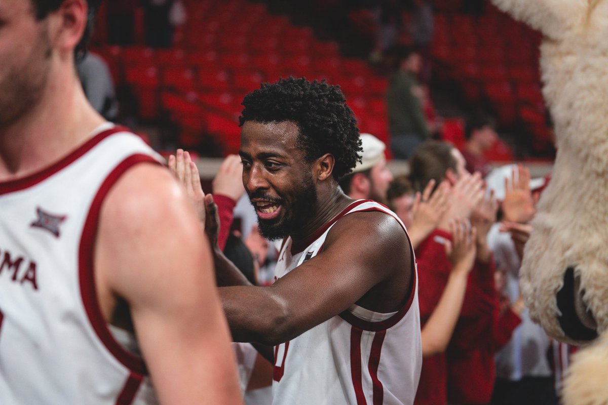 𝑆𝑒𝑛𝑖𝑜𝑟 𝐶𝑒𝑙𝑙𝑦 𝑆𝑐𝑒𝑛𝑒𝑠 📸

#BoomerSooner ☝️