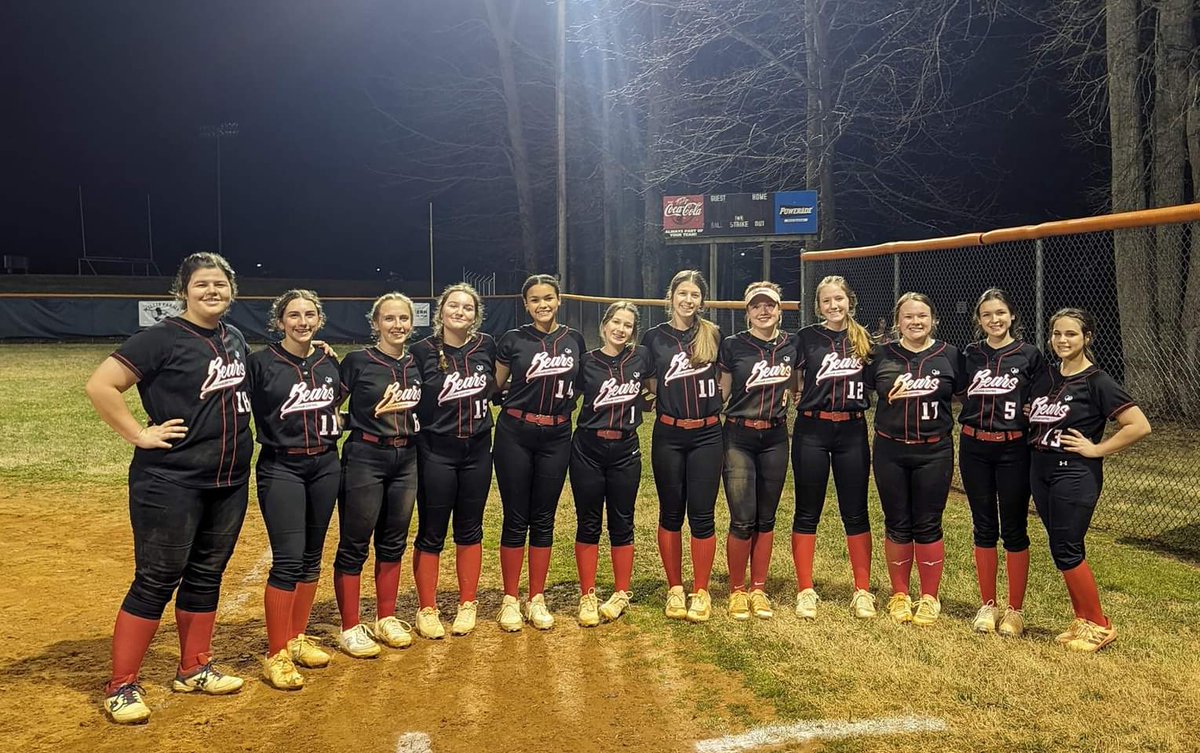 Madalyn_H0lt0n's tweet photo. Won our first conference game 14-3 against Bartlett Yancey, now we go on to Friday where JV will play Union Pines and varsity will Play Seaforth π₯π»β€οΈπ€ #LetsGoLadyBears https://t.co/LNGibVWEtm