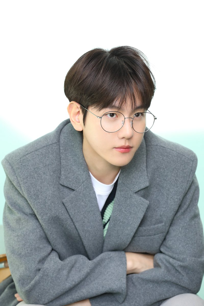 BAEKHYUN_INB100's tweet image. 큥링그린 Behind

#백현 #BAEKHYUN #브링그린