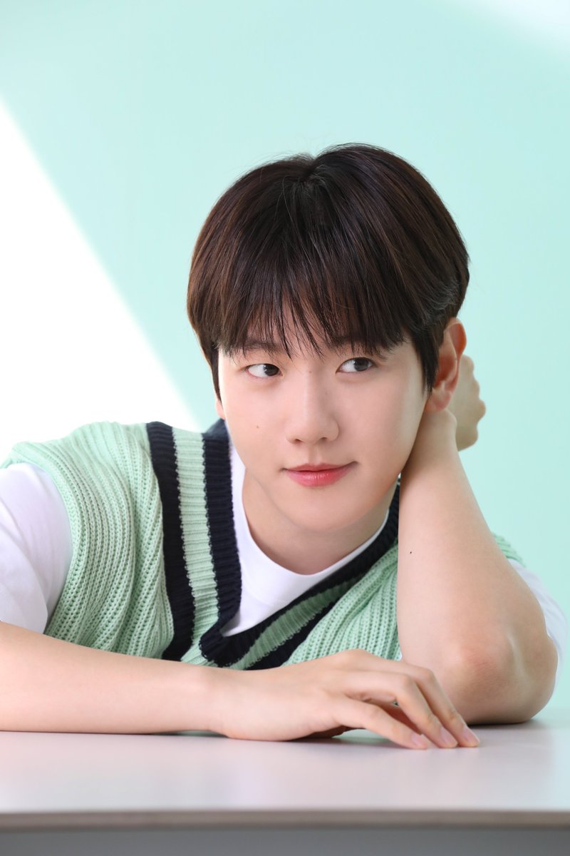 BAEKHYUN_INB100's tweet image. 큥링그린 Behind

#백현 #BAEKHYUN #브링그린