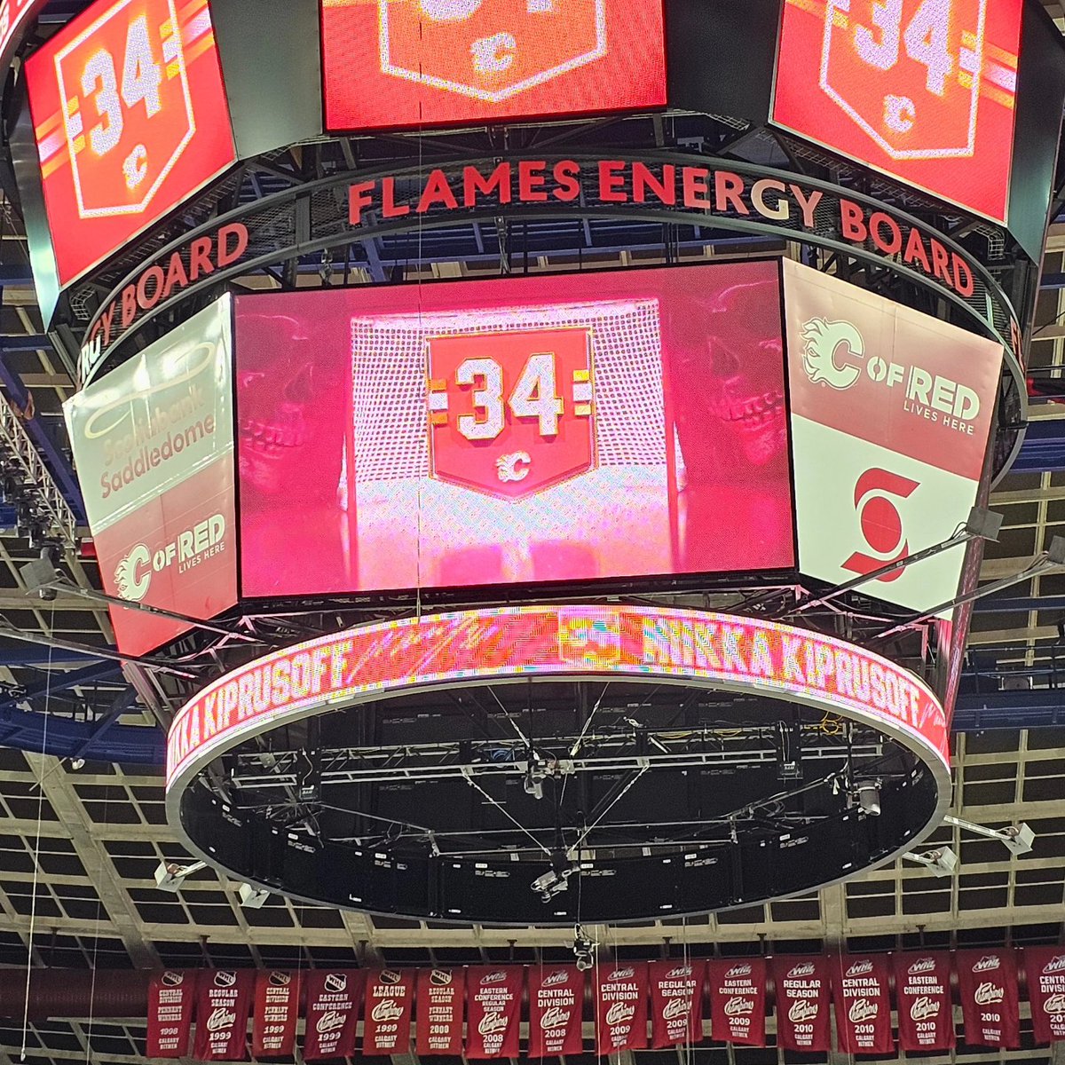 CDAinsworth's tweet image. Awesome experience today at the Dome! Even had the pleaseure of meeting the legend @RickTulsie who is simply one of the best humans around. Thanks for taking the time Rick. 🔥 @NHLFlames #Kipper