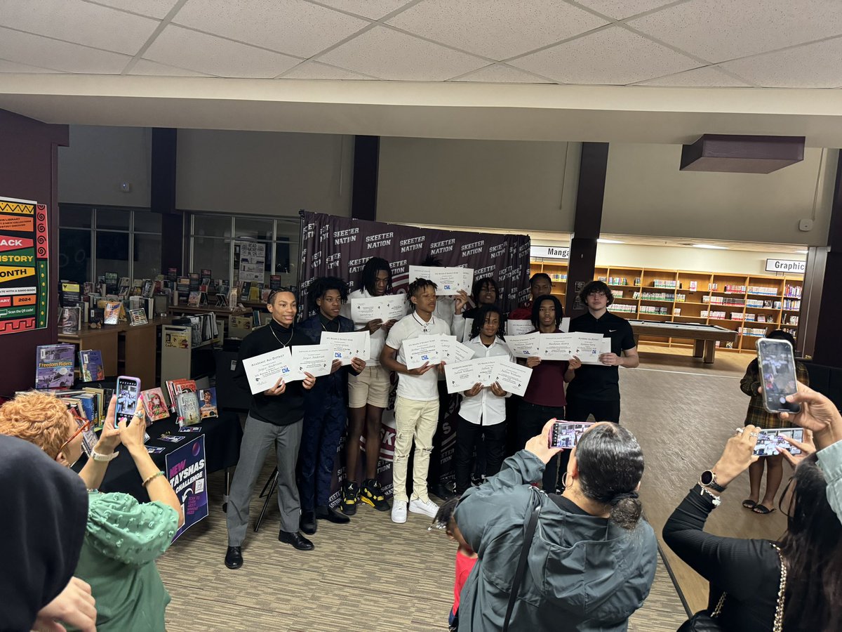 coachbangshoops's tweet photo. Skeeter Basketball Banquet Celebration !!!!!! Proud of these young men and all of their accomplishments this year!!!!!
#skeeternation #mesquitehoops https://t.co/ZnLx0YEwWc