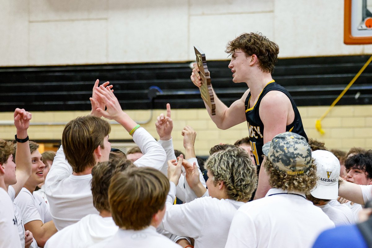 STORY/PHOTO GALLERY: Luke Walsh, Simon Ghai lead Vianney past St. Mary's to win Missouri Class 5 District 2 championship highschool.si.com/missouri/2024/…