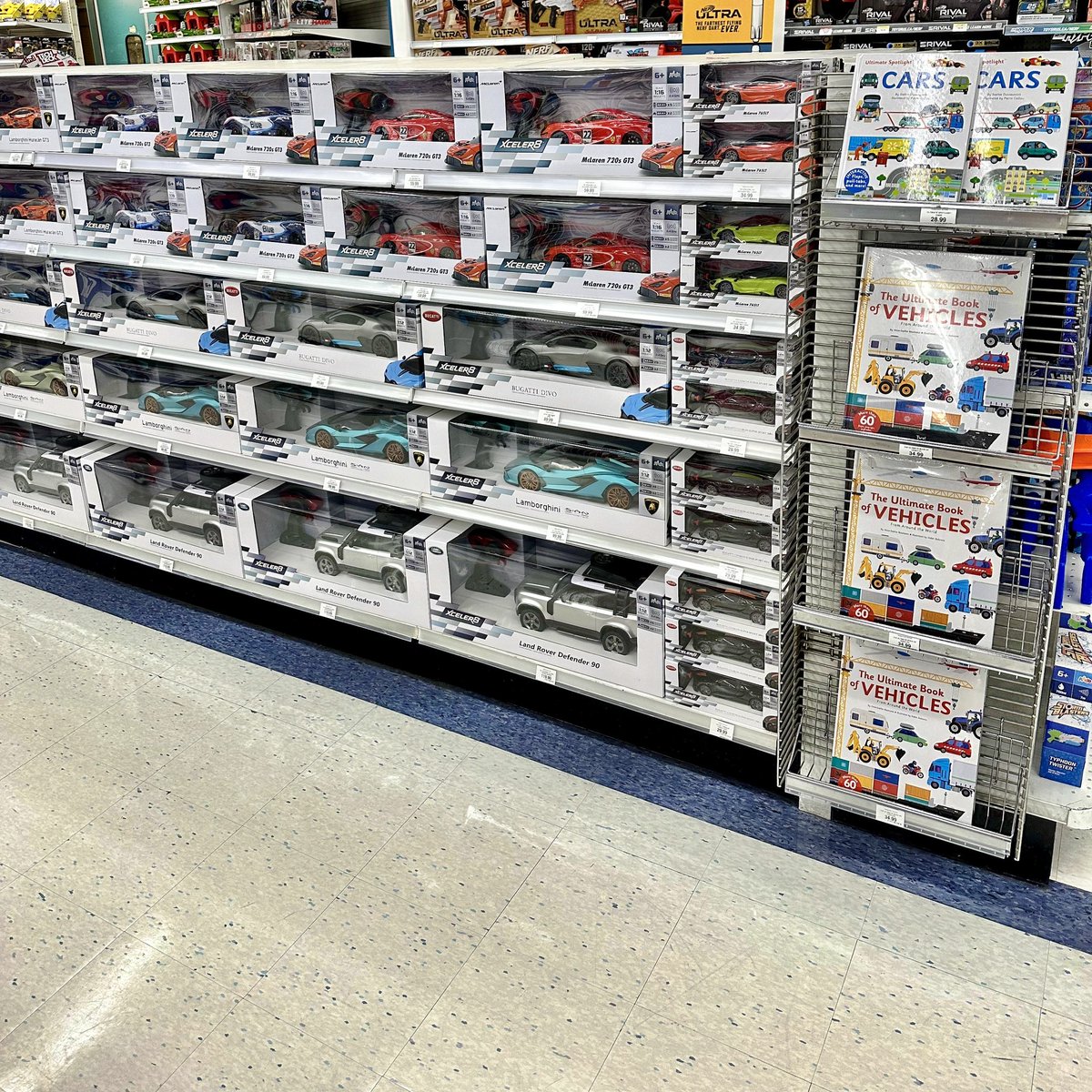 T3XACAN0's tweet image. Merchandised the NEW! Addo Xceler8: 1:12 Lamborghini Sian Roadster R/C &amp;amp; 1:12 Land Rover Defender 90 R/C on the front aisle across from Imaginarium. 🎮
📸: TAKEN: SEPTEMBER 21, 2023
📌: POST: MARCH 5, 2024
#toysruscanada #sherway #vehicles #rexclusive #remotecontrol #rc #new