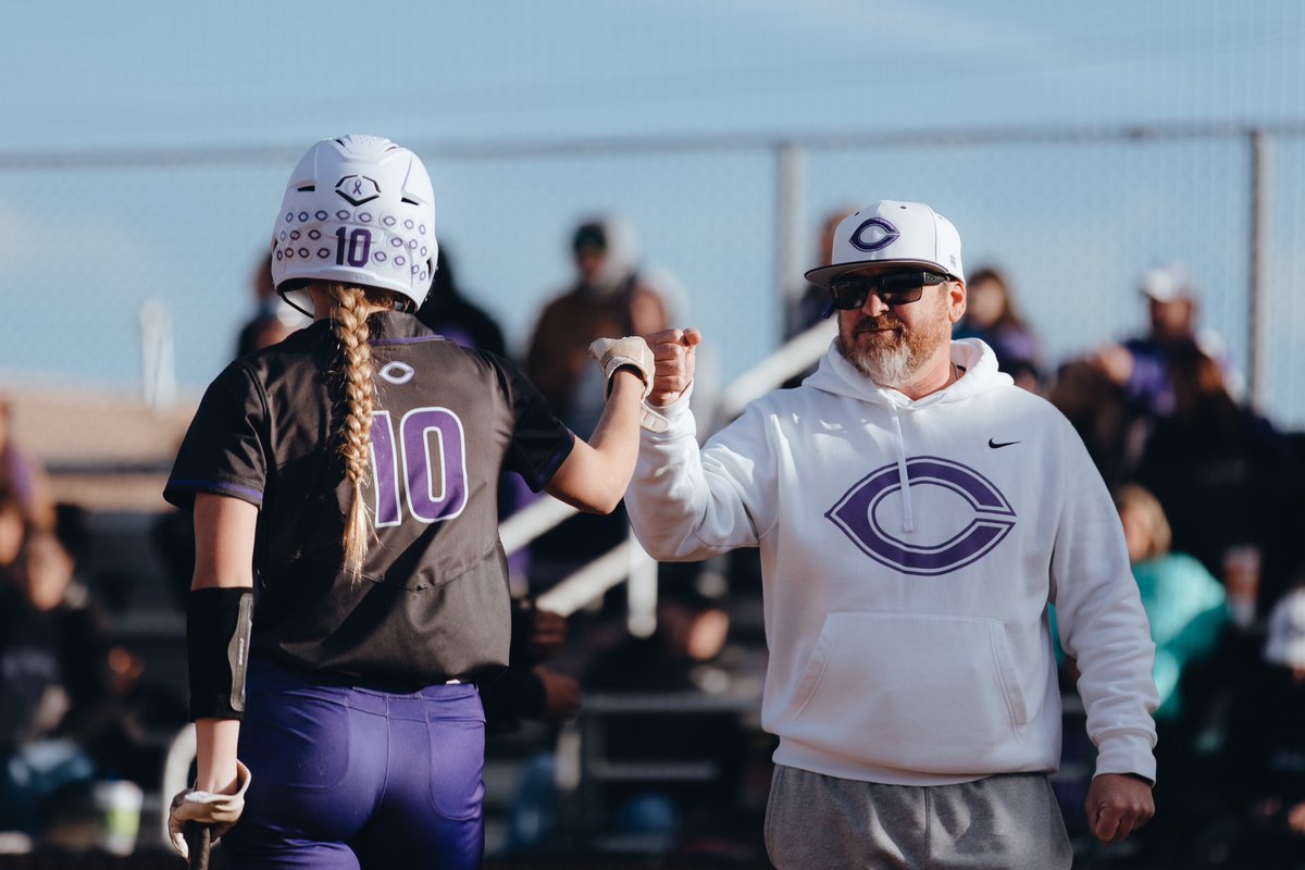 Amarillo-area 🥎 roundup- check out a busy night of district opening action - Dumas downs Canyon - Borger stuns Randall - Sunray edges Clarendon #txhssoftball 📸 @elisachavezz presspass.news/high-school-so…