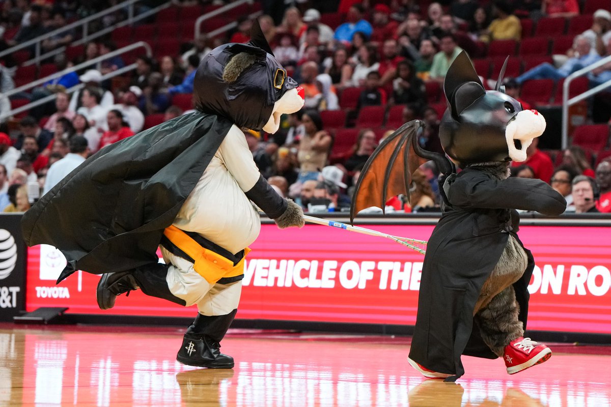 I am vengeance, I am the night, I am Batbear. @SpursCoyote