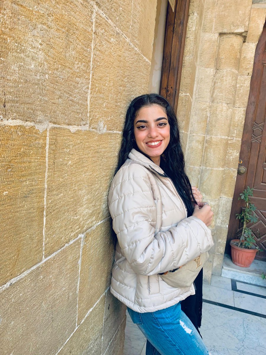 AnisDemo's tweet image. In a world full of hate, be love ✨