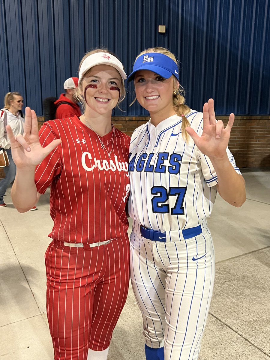 Future teammates! District Opener. 🦅 with the win! @GoShockersSB @CoachBredbenner @EastonHerring @eeconomon @bh_softball @CourtOliver24 @Morgan_Lloyd03