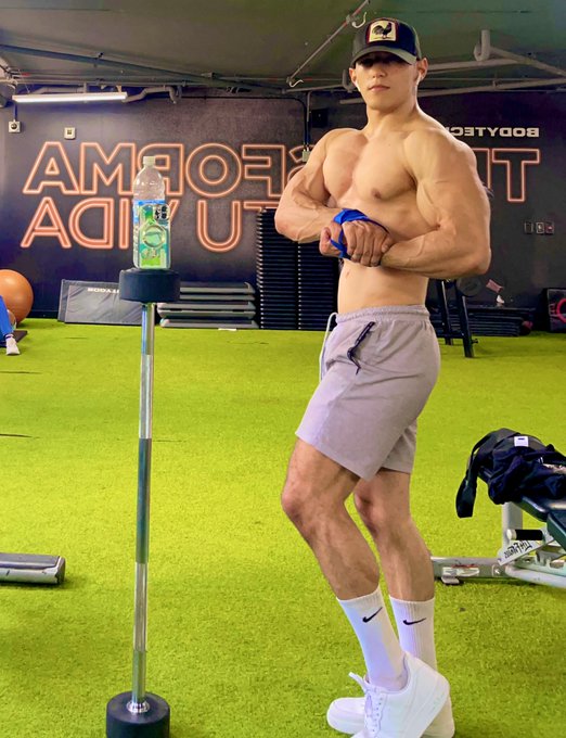 https://t.co/R27FfODwpy   best poses and muscle worship 💪🏽✨🥇   #model #aesthetic #musclebody #musclebeauty<a href="/tag/gym"class="tags"><span>#gym</span></a><a href="/tag/bodybuilding"class="tags"><span>#bodybuilding</span></a><a href="/tag/gymlife"class="tags"><span>#gymlife</span></a><a href="/tag/gymrat"class="tags"><span>#gymrat</span></a><a href="/tag/model"class="tags"><span>#model</span></a><a href="/tag/muscle"class="tags"><span>#muscle</span></a>