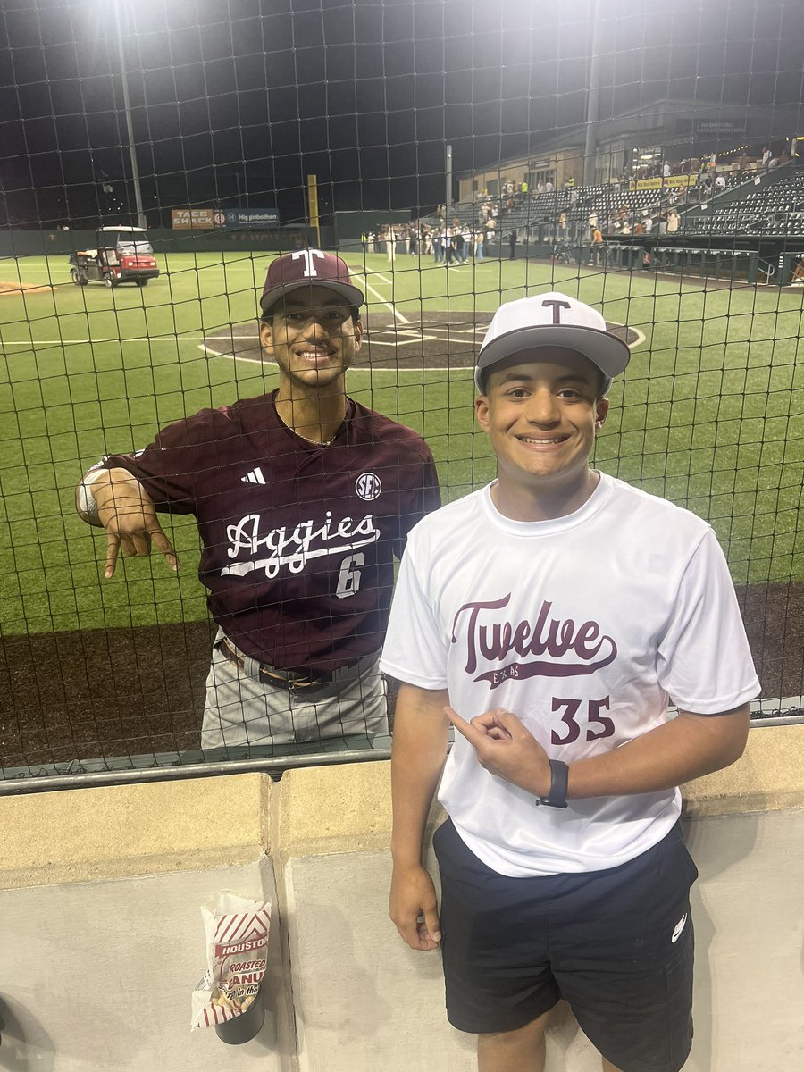 Great game tonight! <a href="/B_mont_/">Braden Montgomery</a>  💪🏽 #GigEm