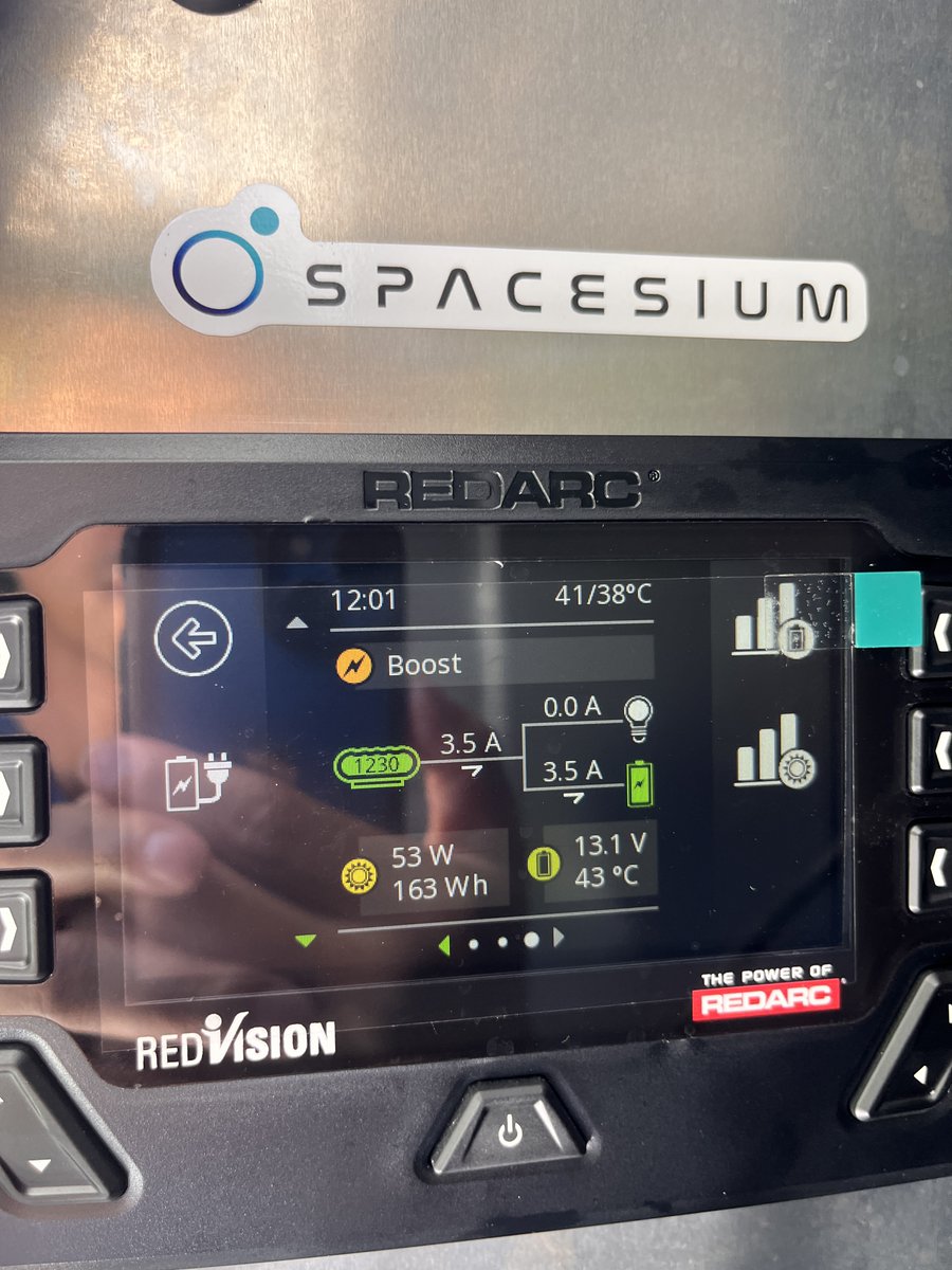 qhongtran's tweet image. Ok work ute is stocked with the essentials!! ⛏✔👴🍻

#redarc #mazda #bt50 #australia #japan #surveying @Spacesium