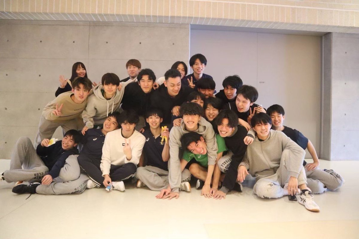 humvbc's tweet photo. 北海道大学に合格したみなさんおめでとうございます！
全学男子バレーボール部では選手、マネージャー共に部員を募集しています！
マネージャーは他大学からも募集しているので、興味のある方はぜひ一度DMへお願いします！！

#春から北大 
#春から天使
#春から藤女子 https://t.co/DqHiV6BlUT