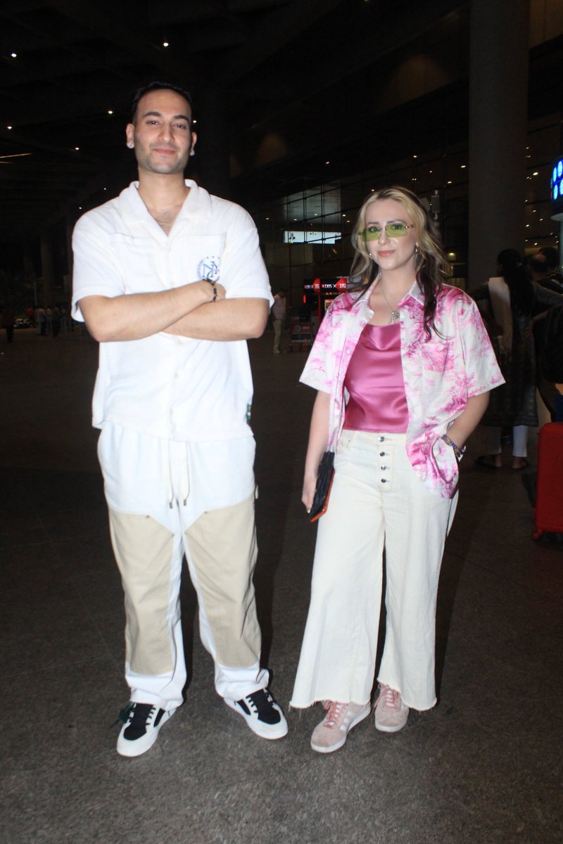 BollywoodH's tweet image. #RishabRikhiramSharma Spotted At #MumbaiAirport For His #Show In #Mumbai