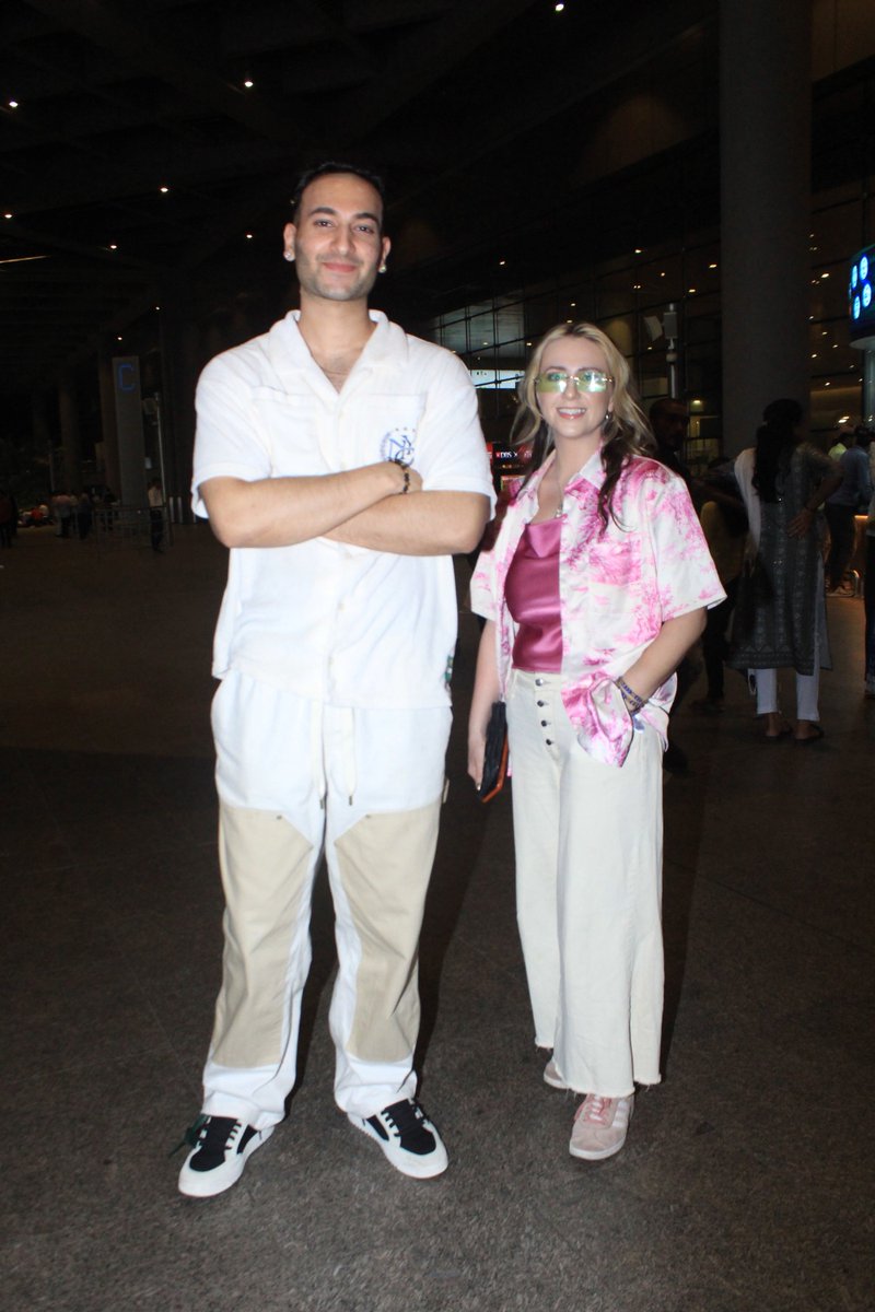 BollywoodH's tweet image. #RishabRikhiramSharma Spotted At #MumbaiAirport For His #Show In #Mumbai