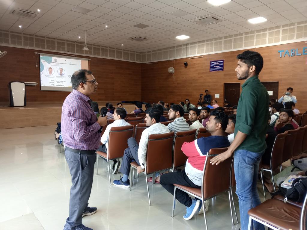 REC Banda Incubation Centre Foundation, Incubator at Rajkiya Engineering College Banda Empowers students & incubated startups through Mentorship Session on 05 March 2024.@vibhashds10 @Its__ABHIjeet @Akshaysri35