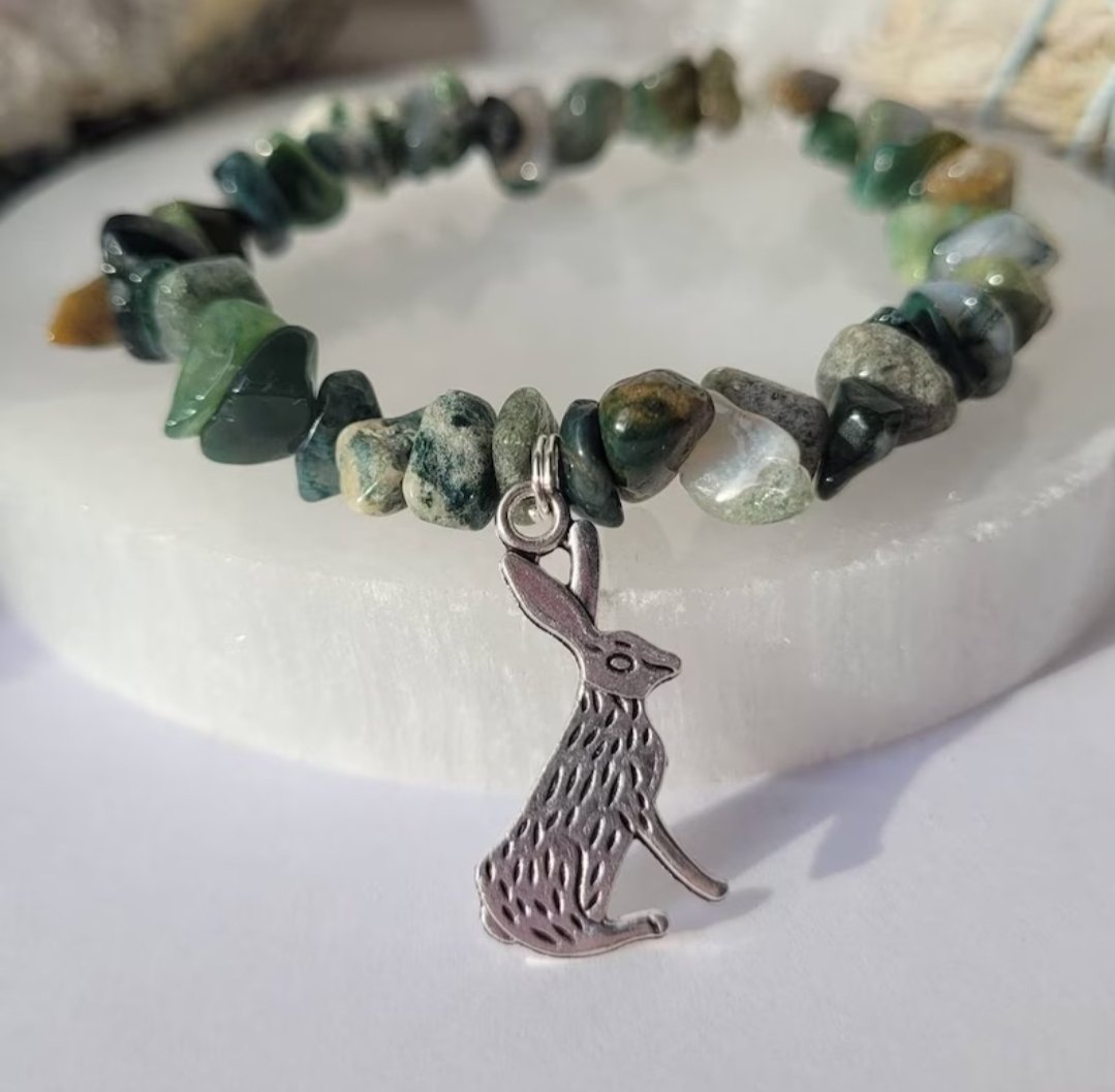 Moss Agate is linked to earth and the goddess Gaia and is known to be a good crystal to attract earth devas, such as fairies. 
thewildwoodlandwitch.etsy.com
#MHHSBD #EarlyBiz #buymyshithour #ForNetworking
