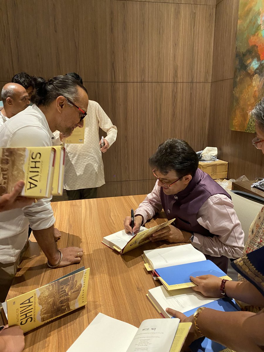FoundationPK's tweet image. Glimpses from #Kitaab, the launch of Vikram Sampath’s latest book, ‘Waiting for Shiva: Unearthing the Truth of Kashi&apos;s Gyan Vapi&apos; in Bengaluru.

@vikramsampath @sri_madhu_sai @ehsaaswomen @ShivaniGupta_5 #PKF #LiteraryEvent #Kitaab #Bengaluru #VikramSampath #ShivaniGupta…