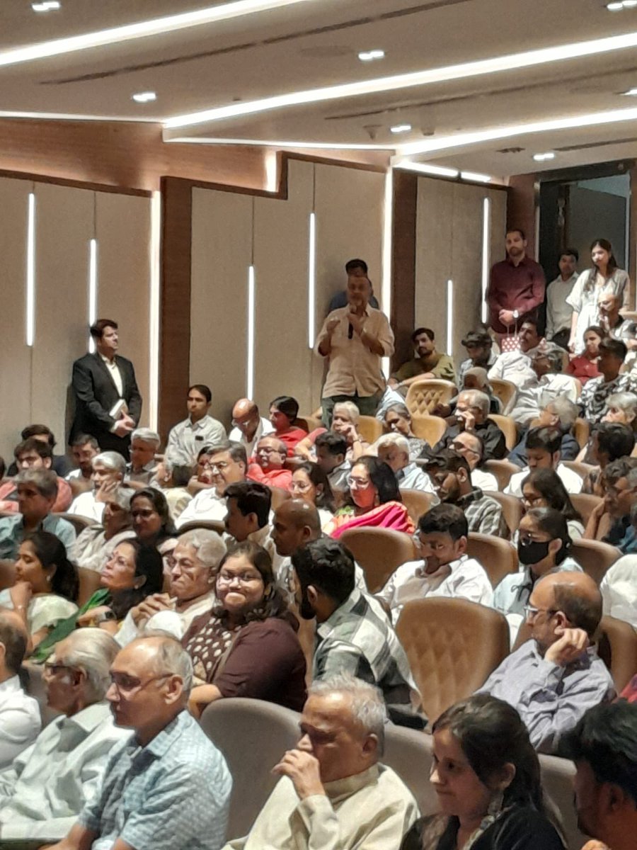 FoundationPK's tweet image. Glimpses from #Kitaab, the launch of Vikram Sampath’s latest book, ‘Waiting for Shiva: Unearthing the Truth of Kashi&apos;s Gyan Vapi&apos; in Bengaluru.

@vikramsampath @sri_madhu_sai @ehsaaswomen @ShivaniGupta_5 #PKF #LiteraryEvent #Kitaab #Bengaluru #VikramSampath #ShivaniGupta…