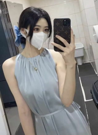 上來透氣，順便曬曬最近的身材， 幸好沒有幸福肥(๑´ڡ`๑) 好久沒有見到我家男人， 好想被男友榨乾( ´•̥̥̥ω•̥̥̥` )