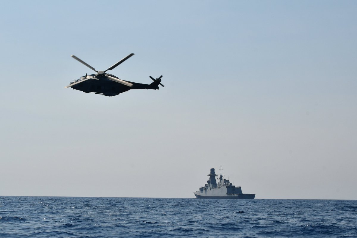 Air assets and ships join the forces when the threat is an undetected submarine #WeAreNATO #StrongerTogether #DYMA24 #DeterAndDefend @Armada_esp @ItalianNavy