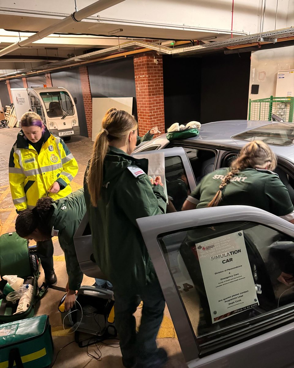 Using our on site car to simulate trauma scenarios with our 2nd years #studentviewatDMU #dmuleicester #paramedicscience #paramedicine