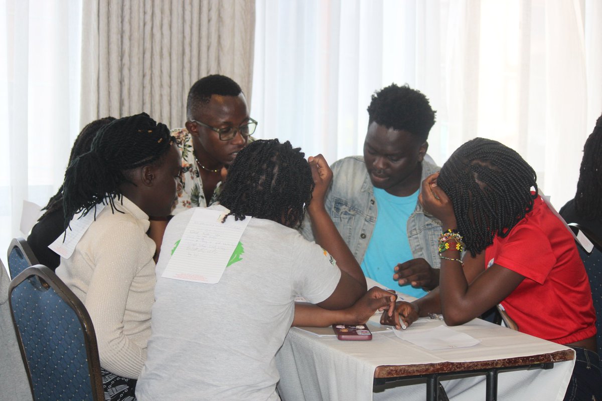 AYARHEP_KENYA's tweet photo. @AYARHEP_KENYA's  Final day of Social Accountability Training! Discussing Leadership—crucial for change &amp; accountability. Join us as we explore the qualities of effective leadership and how it can drive positive social impact. #AYARHEPSpeaks #Youthcare https://t.co/WNniKF3yyW