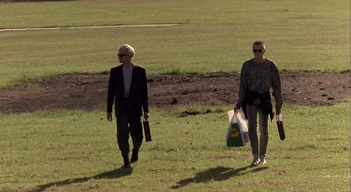 TheCinesthetic's tweet photo. Trainspotting (1996) dir. Danny Boyle https://t.co/ScWUFBw0eW