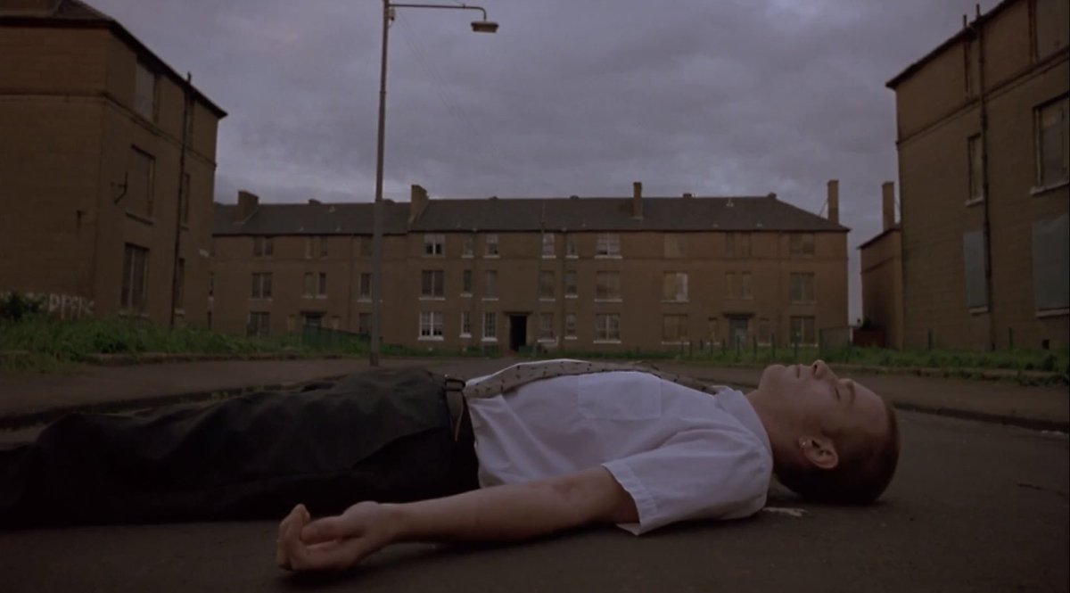 TheCinesthetic's tweet photo. Trainspotting (1996) dir. Danny Boyle https://t.co/ScWUFBw0eW
